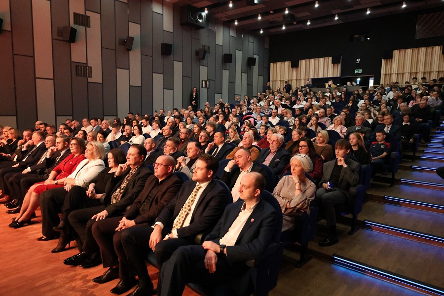 uczestnicy mławskiej gali sportu, siedzący na widowni